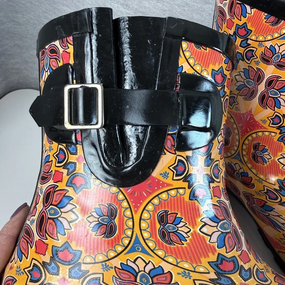 Nomad Womens Size 7 Rain‎ Boots Ankle Mid Calf Floral Print Buckle Black Sole